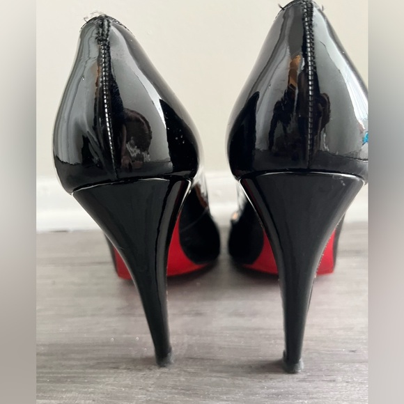 Christian Louboutin Dolly Patent Leather Pump - Picture 6 of 6